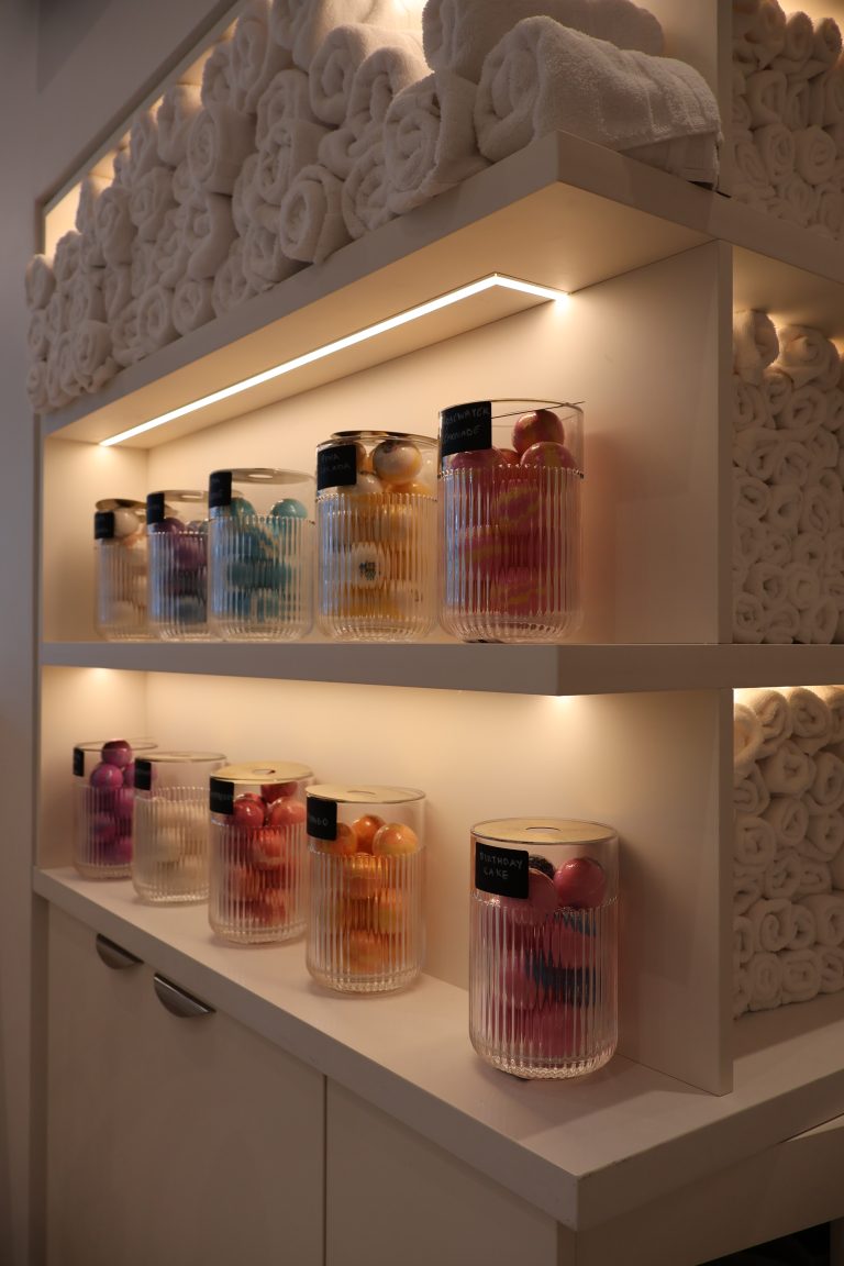 Home » Lux Nail Beauty Bar